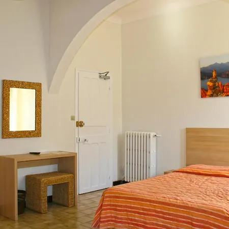 Colombo- Porto Corse Отель 2*