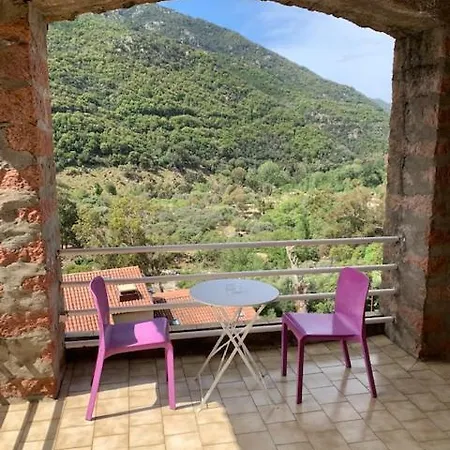 Ξενοδοχείο Colombo- Porto Corse 2*