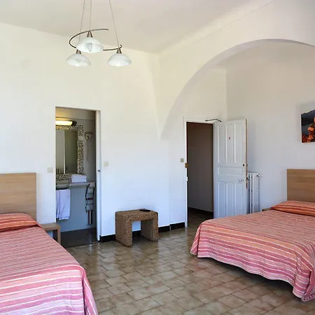 Отель Colombo- Porto Corse